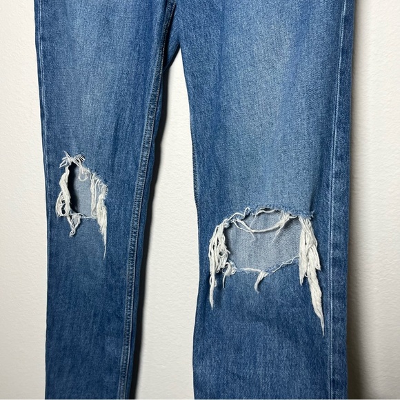 Levi's Women Low Pro Jeans 25" Dark Wash Rip Knee Straight Leg Western - Picture 7 of 12